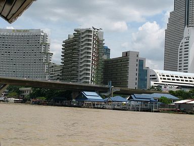 Bangkok - Saphan Taksin Station