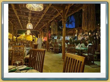 The Breakers Diving & Surfing Lodge
- Oriental Night in Galabeya Kleidung -