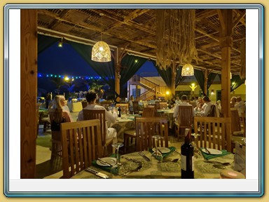 The Breakers Diving & Surfing Lodge
- Oriental Night in Galabeya Kleidung -