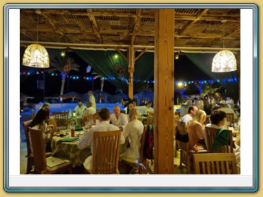 The Breakers Diving & Surfing Lodge
- Oriental Night in Galabeya Kleidung -