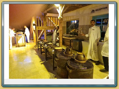 The Breakers Diving & Surfing Lodge
- Oriental Night in Galabeya Kleidung -