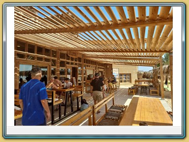 "Behind the Scenes" Tour mit Stefan.
- Kite House -