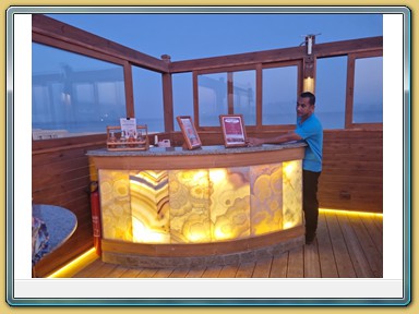 The Breakers Diving & Surfing Lodge
- Sky Bar -