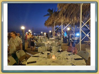 The Breakers Diving & Surfing Lodge
- Barbeque am Hotelstrand -